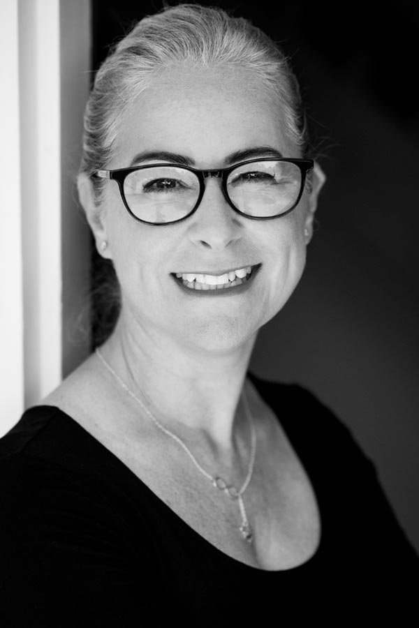 Headshot Debby McAlpine